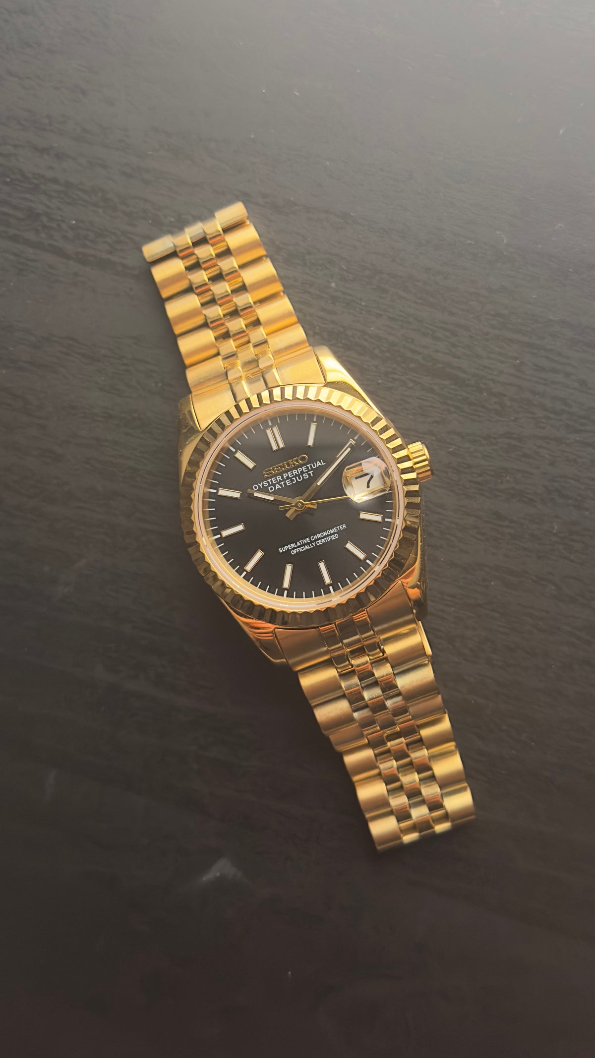 Seikojust |Gold and Black