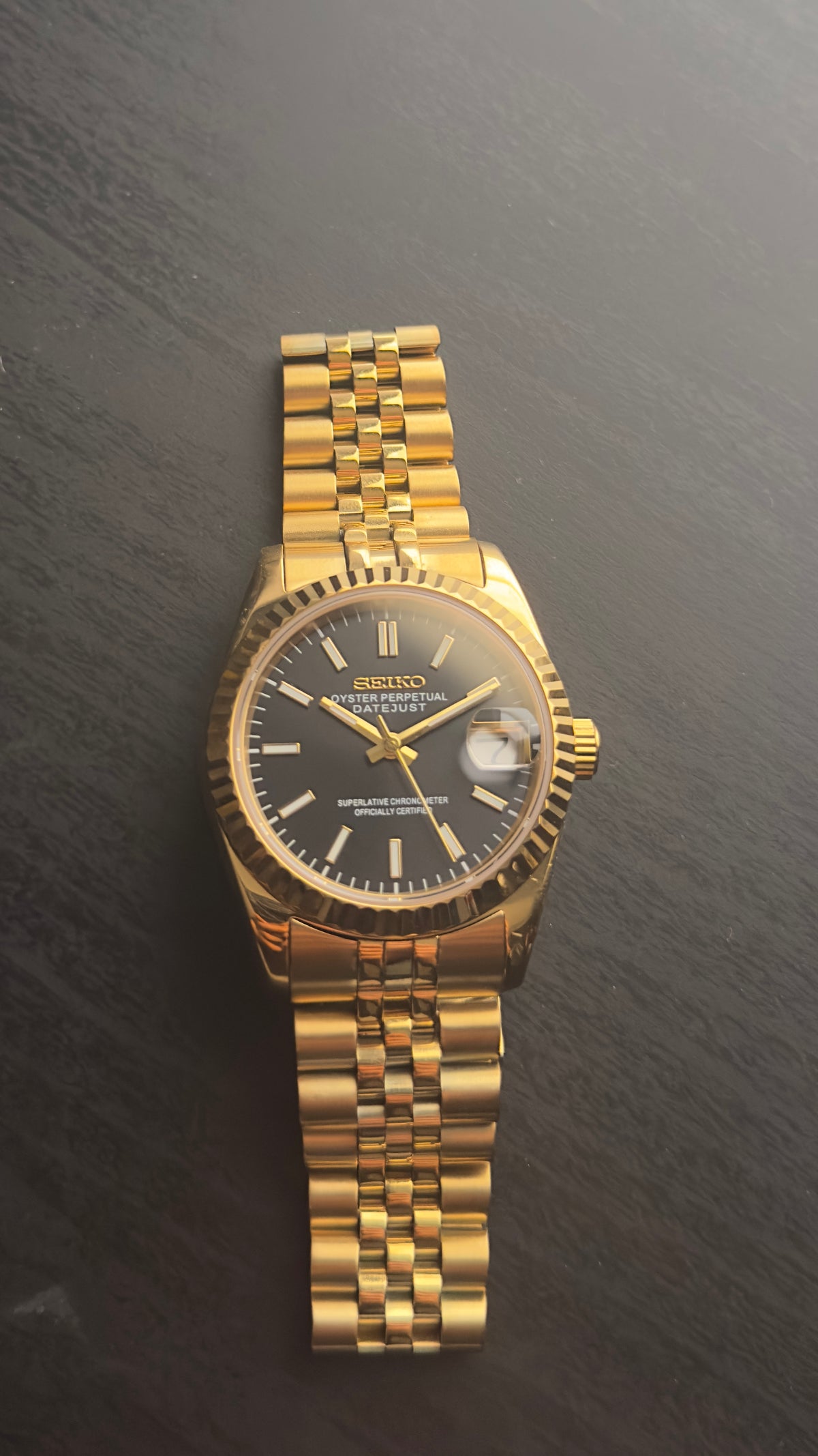 Seikojust |Gold and Black