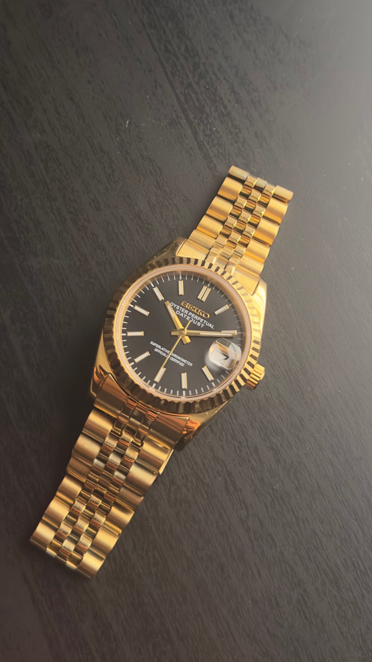 Seikojust |Gold and Black