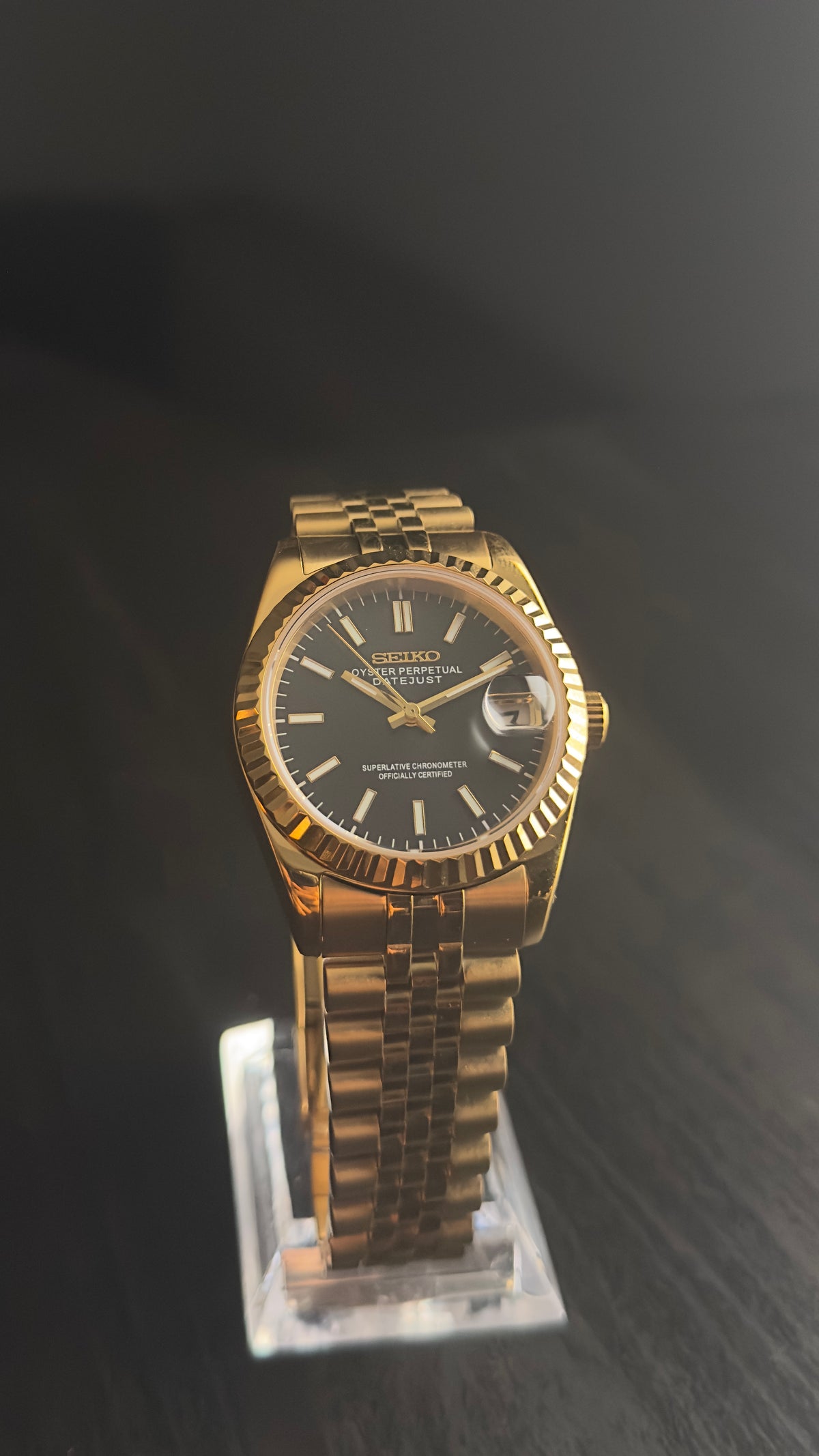 Seikojust |Gold and Black